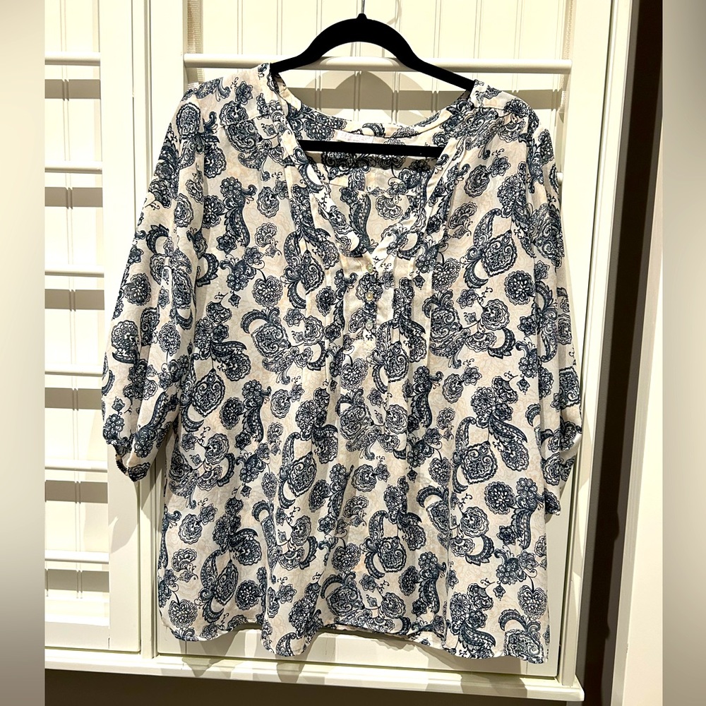 A Pea In the Pod Maternity Top
